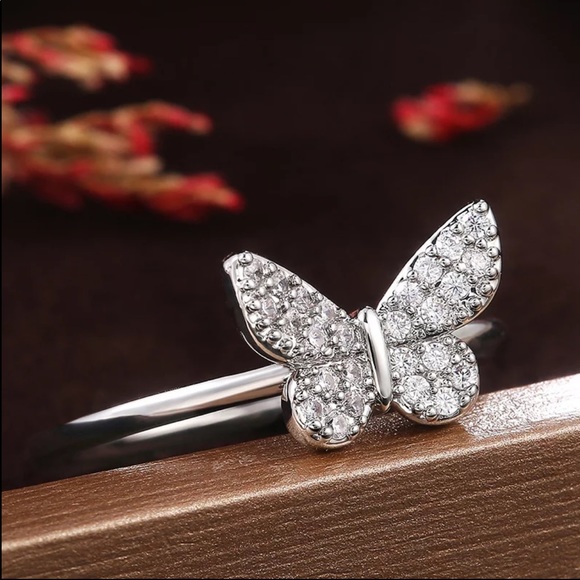 New Women’s Butterfly 925 Silver Diamond Ring - Picture 4 of 6